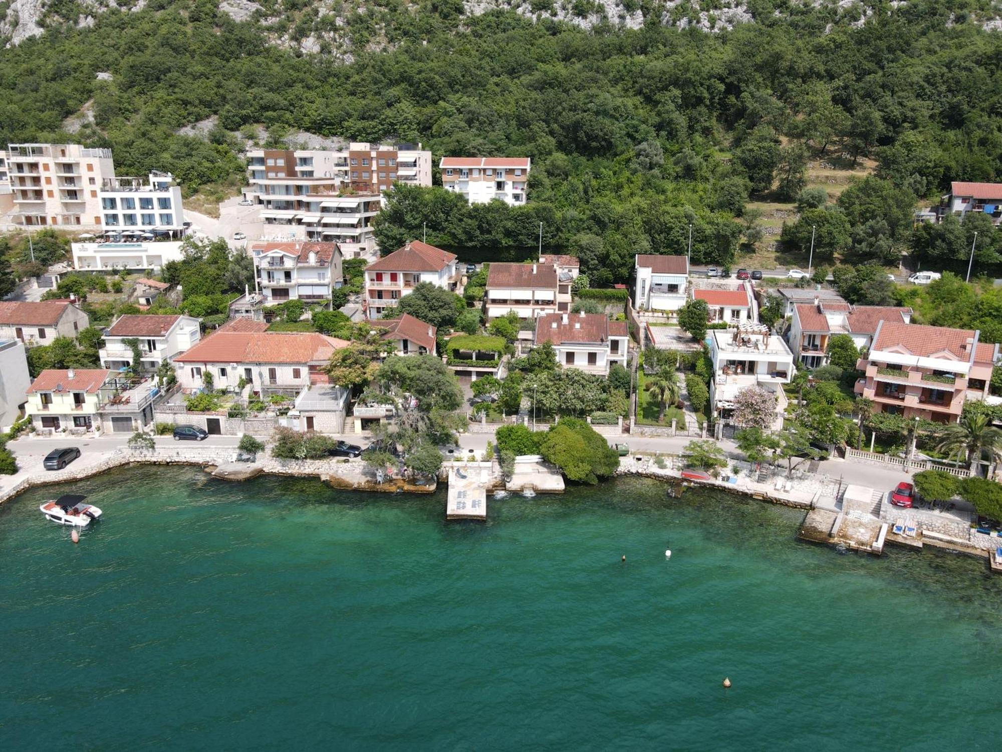 Montenegro Apartments - Private Beach Kotor Kültér fotó